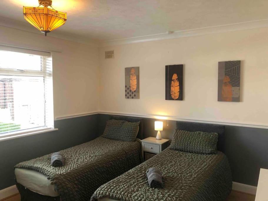 29 Comfort House 2 Bedroom Townhouse With Parking Scunthorpe Dış mekan fotoğraf