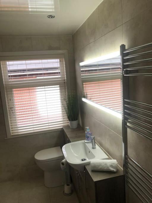 29 Comfort House 2 Bedroom Townhouse With Parking Scunthorpe Dış mekan fotoğraf
