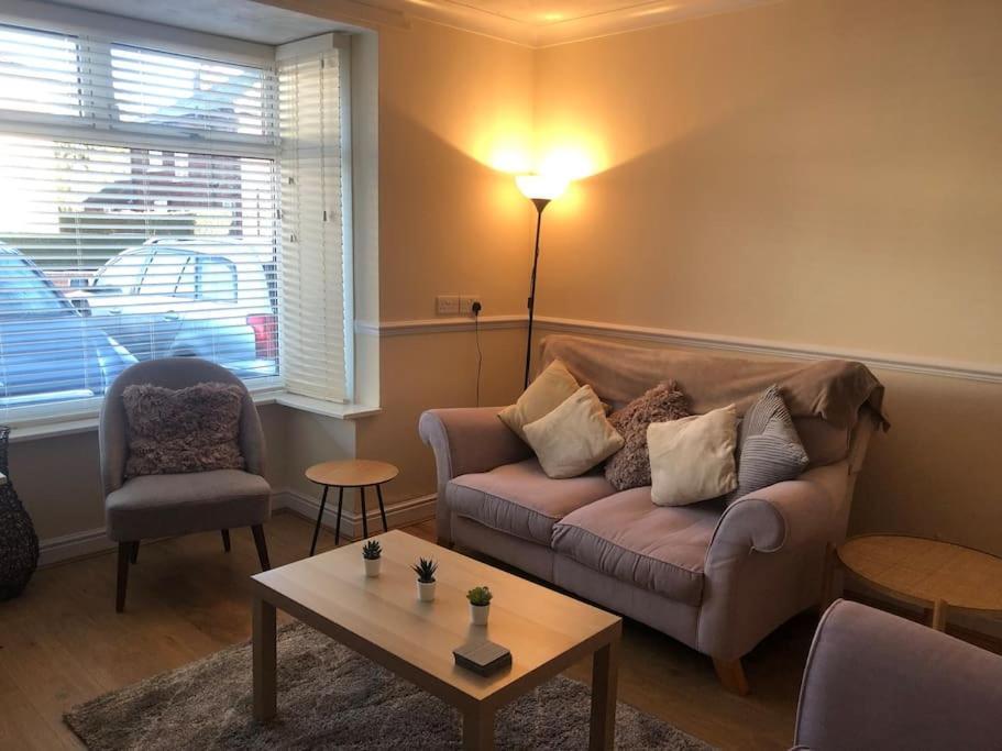 29 Comfort House 2 Bedroom Townhouse With Parking Scunthorpe Dış mekan fotoğraf