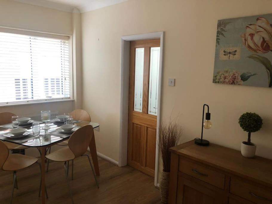 29 Comfort House 2 Bedroom Townhouse With Parking Scunthorpe Dış mekan fotoğraf